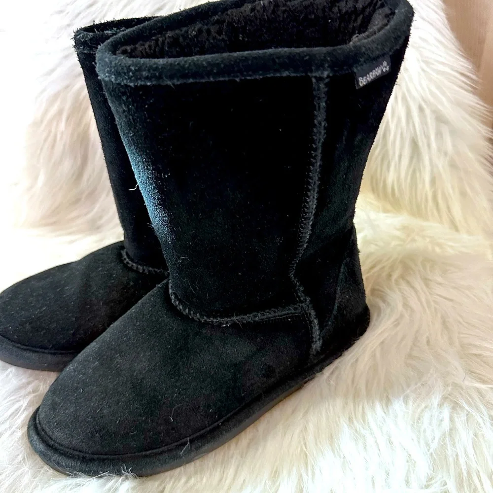 EUC‎ Bearpaw Youth Black Suede Boots Size 4